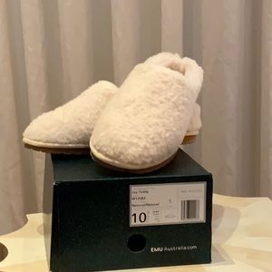 Cream color slippers